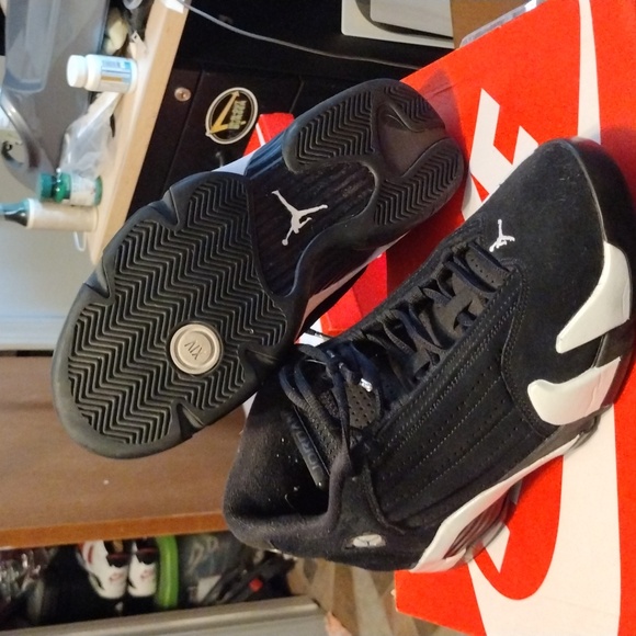 Jordan 14 retro black white size 8.5 - Picture 1 of 10